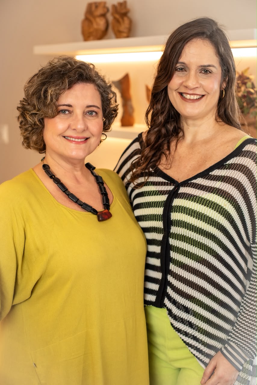 Ana Paula Costa de Carvalho e Ana Carolina de Oliveira Magalhães